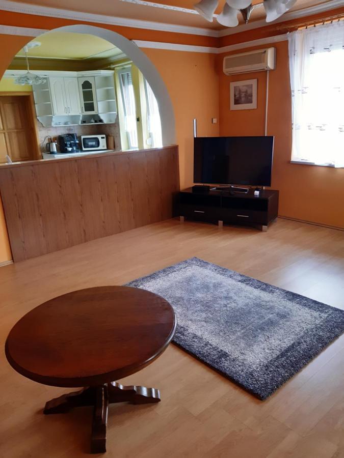 Gábor Pál 1 Apartman 1 szoba Dunafoldvar Exterior foto